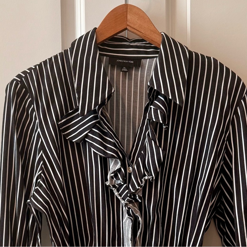 Jones New York Black and White Ruffled Button Down Shirt